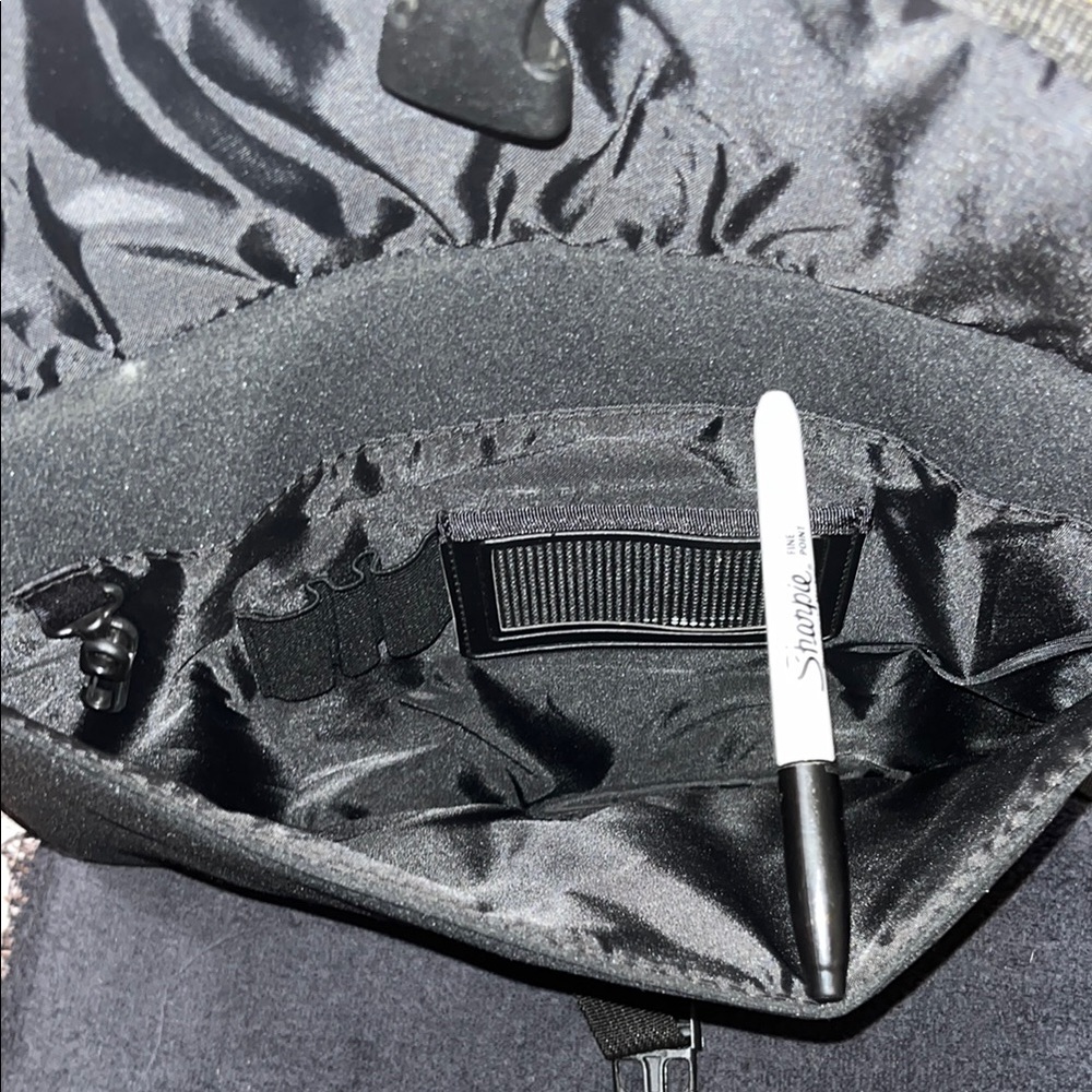 Targus Black and Yellow Laptop Bag with Durable Design - Picture 3 of 7